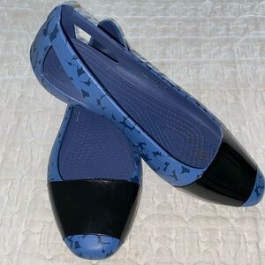 Crocs woman’s flats shoes size 5